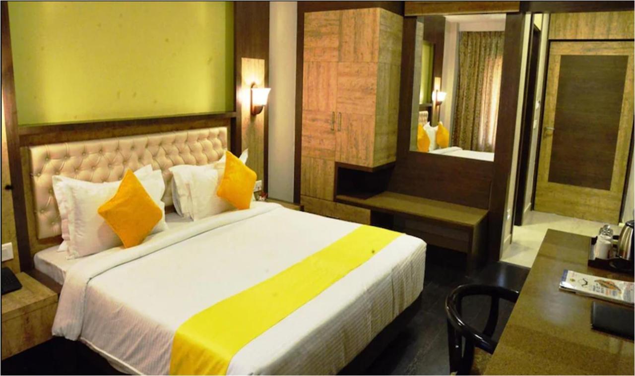 Hotel Rajwara Palace Jodhpur Джодпур Екстериор снимка