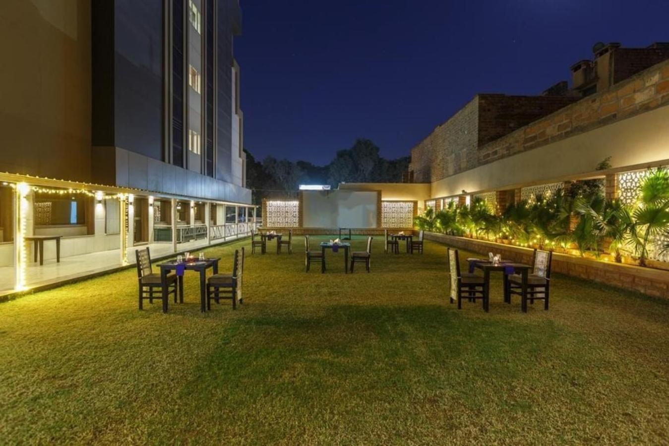 Hotel Rajwara Palace Jodhpur Джодпур Екстериор снимка